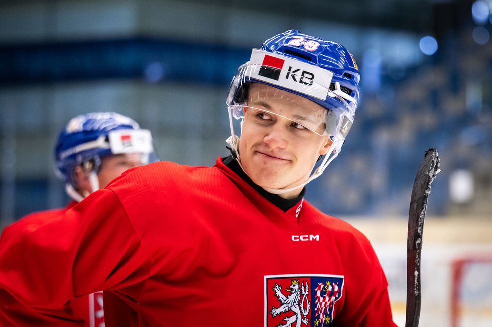 Talent baví i NHL! Dravecký z Islanders vysvětuje, proč reprezentuje Česko, ne Slovensko Talent baví i NHL! Dravecký z Islanders vysvětuje, proč reprezentuje Česko, ne Slovensko