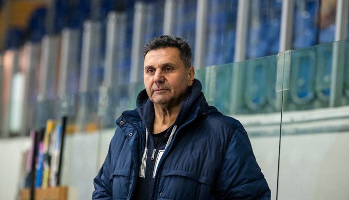 Růžička trénuje hasiče a studenty, při debutu prohrál. Bez hokeje nemůžu být, řekl Růžička trénuje hasiče a studenty, při debutu prohrál. Bez hokeje nemůžu být, řekl