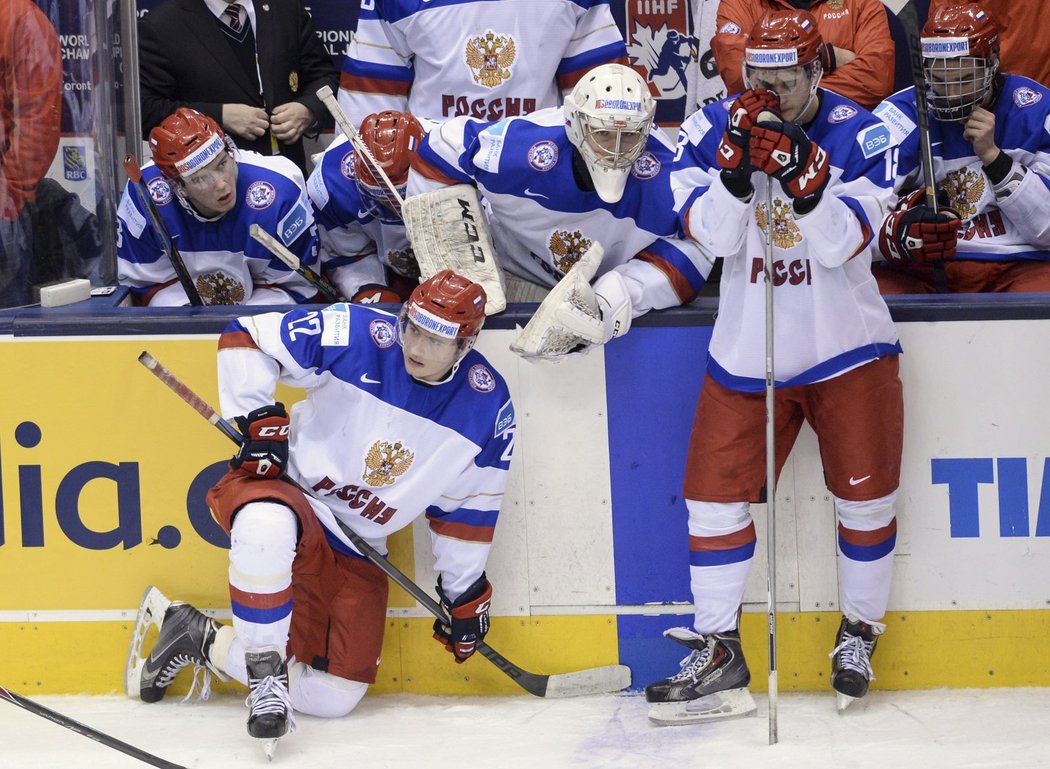 Smutní hokejisté Ruska dokázali zápas hodně zdramatizovat.