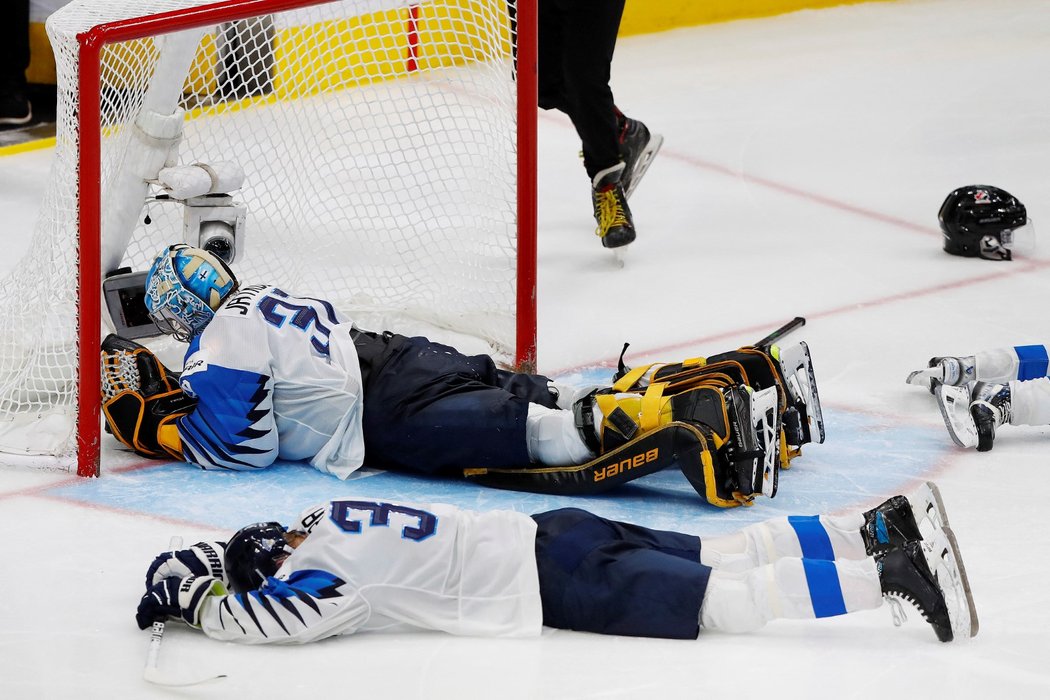 Zničení finští hokejisté do 20 let po prohraném finále s Kanadou