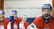 Česká hokejová reprezentace do dvaceti let třikrát porazila Slovensko, po návratu měli ale tři členové pozitivní test na COVID-19