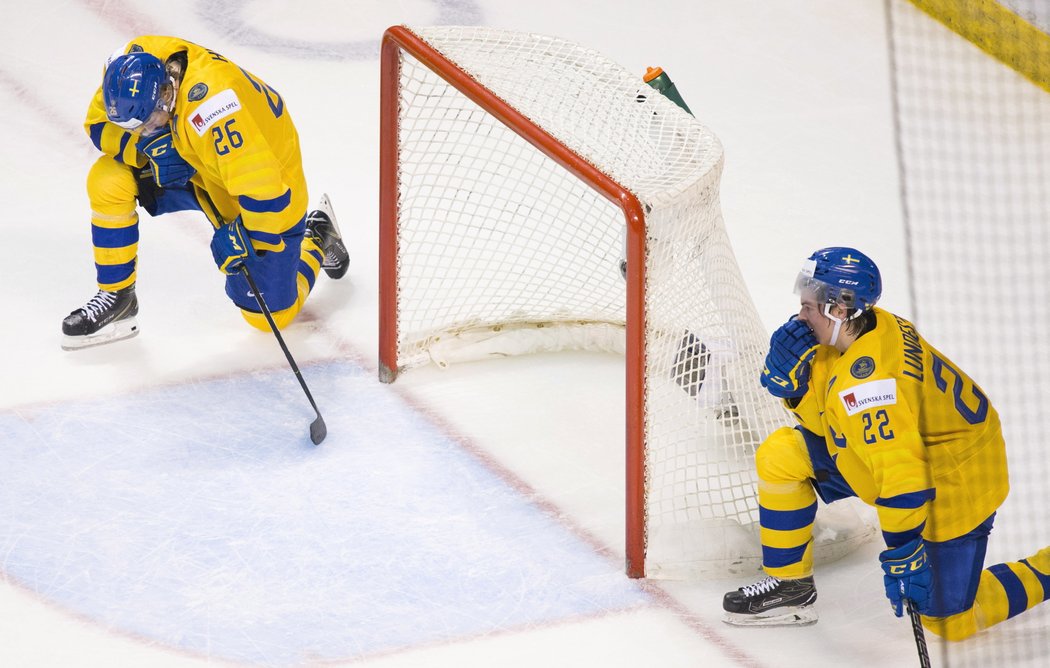 Šokovaní Švédové Rickard Hugg a Isac Lundeström