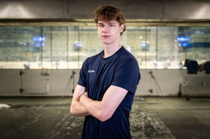 Do kempu Chicaga nemůže, ale chce bojovat o smlouvu. Nestrašil: Být s kluky je boží Do kempu Chicaga nemůže, ale chce bojovat o smlouvu. Nestrašil: Být s kluky je boží