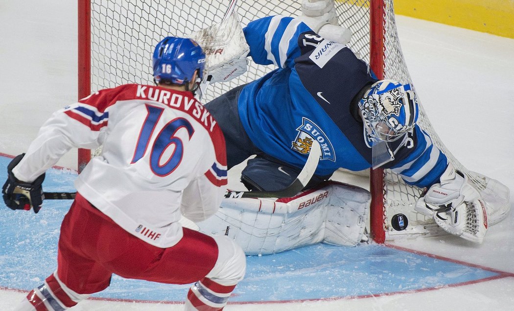 Česká hokejová dvacítka vstoupila do mistrovství světa v Montrealu výhrou nad úřadujícími šampiony Finy 2:1