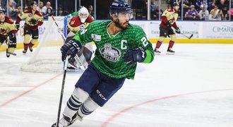 Kanadská mlátička v KHL. Za Kunlun hraje nejtrestanější muž historie ECHL