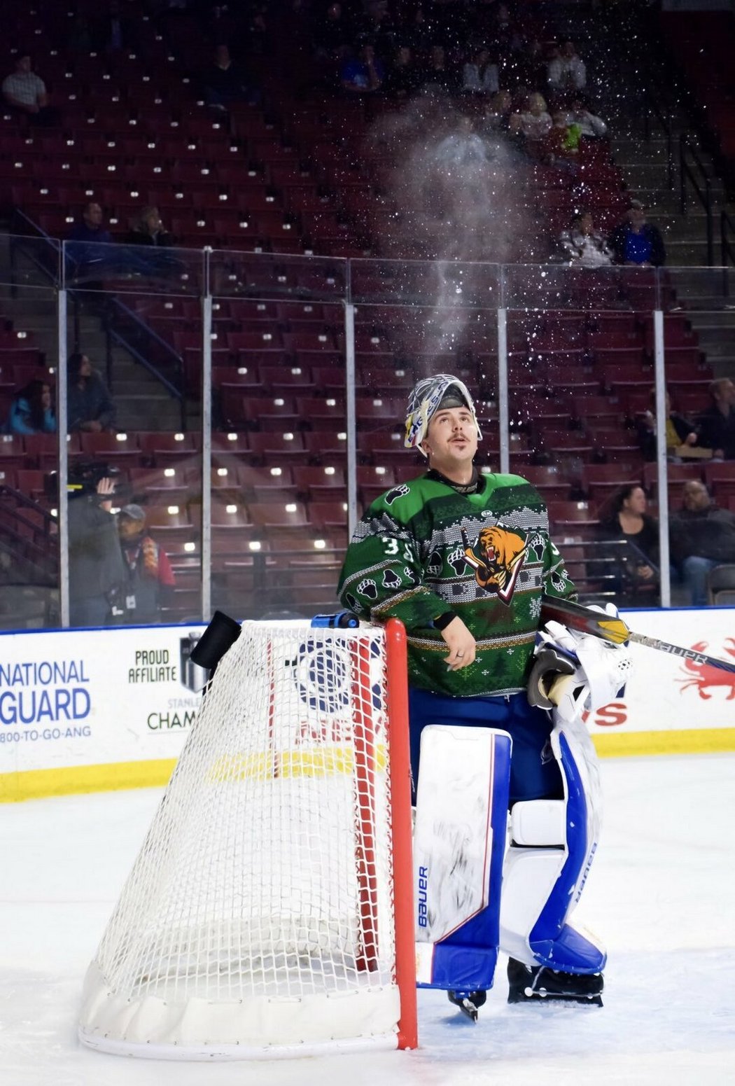 Český gólman Lukáš Pařík v brance Utah Grizzlies