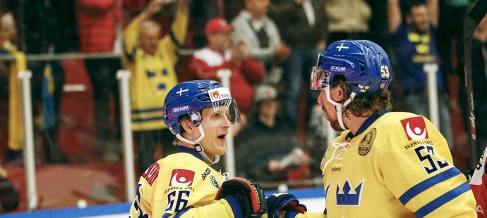 Hokejisté Švédska vyhráli v EHT nad Ruskem 3:2 po prodloužení.