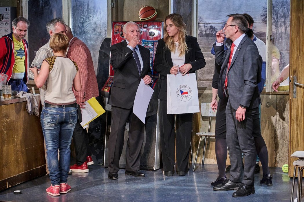 Ester Ledeckou objevil její dědeček Jan Klapáč, hokejový mistr světa z roku 1972