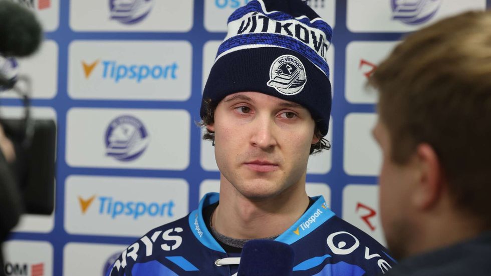 Vítkovický obránce Samuel Kňažko na pozápasové tiskové konferenci.