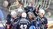Plzeňští hokejisté se radují z úspěšné gólové akce