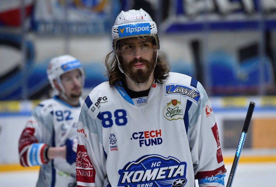 Americký útočník Peter Mueller z Komety Brno během domácího zápasu