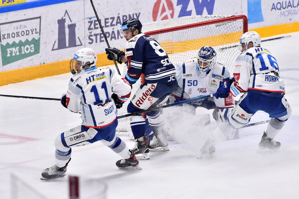 Jan Schleiss z Vítkovic proklouzl až k brankovišti Komety