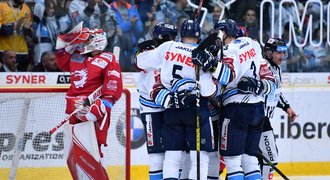 SESTŘIHY: Liberec rozdrtil mistra 5:0 a je druhý, Vary zničily Vítkovice 9:1!