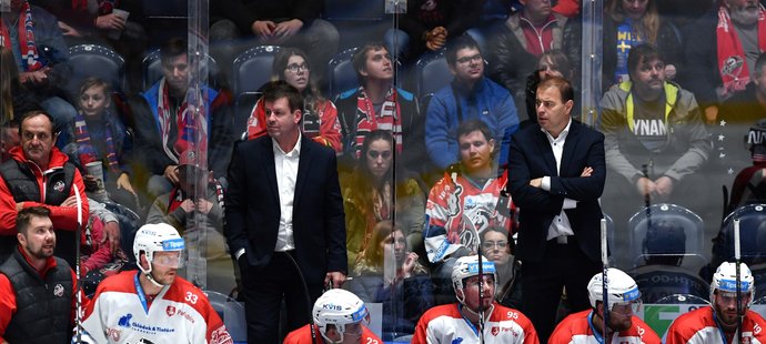 Radek Bělohlav byl po odvolání Ladislava Lubiny oficiálně jmenován novým hlavním koučem hokejistů extraligových Pardubic. Má si vybrat realizační tým.