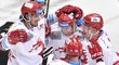 Třinečtí hokejisté oslavují vstřelenou branku Matěje Stránského (vlevo)