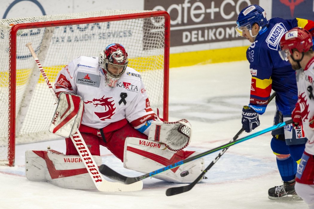 Třinecký gólman Jakub Štěpánek se chystá zakročit