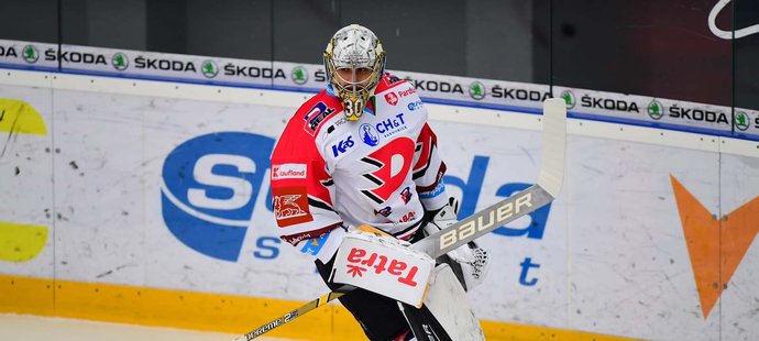 Daniel Vladař při svém debutu za Pardubice