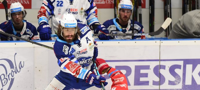 Snajpr Komety Peter Mueller ustál souboj s olomouckým bekem Tomášem Valentou