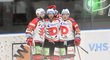 Pardubičtí hokejisté se radují z gólu Radoslava Tybora (uprostřed)
