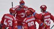 Třinečtí hokejisté se radují z gólu v zápase s Vítkovicemi