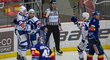 Brněnští hokejisté se radují ze vstřelené gólu snajpra Luboše Horkého (vlevo)