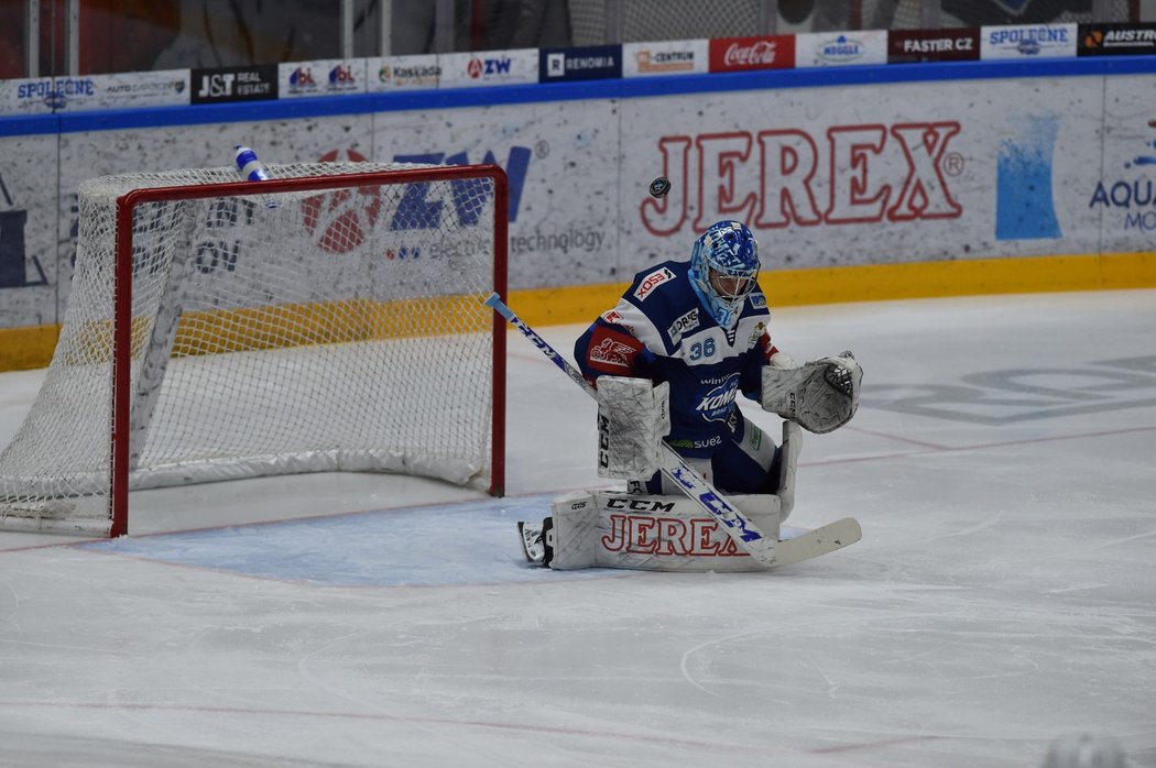 Zkušený gólman Jakub Sedláček při své premiéře v dresu Komety