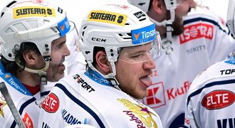 Přestupy v extralize ONLINE: Wood míří z Kladna do KHL, upsal se v Číně