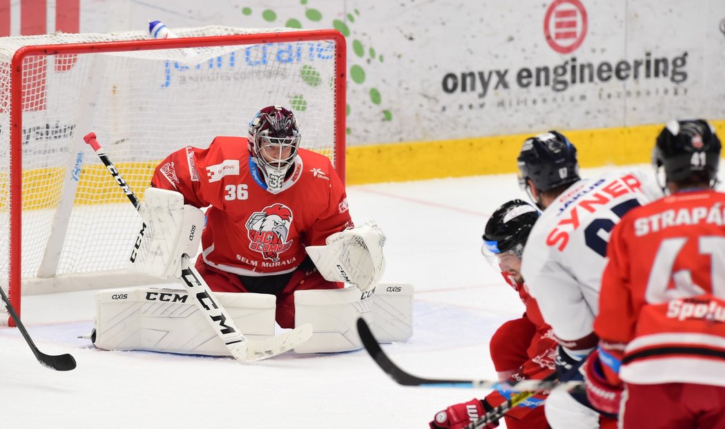 Zkušený brankář Jakub Sedláček při svém debutu v dresu Olomouce