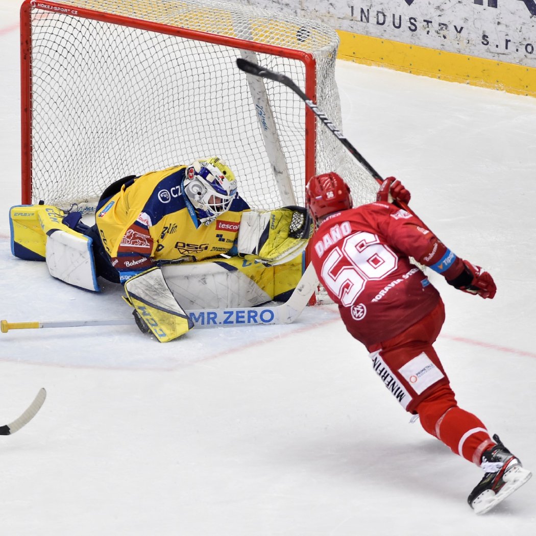 Třinecký Ocelář Marko Daňo propaluje Libora Kašíka ze Zlína