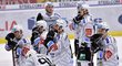 Hokejisté Karlových Varů smutní po prohraném zápase, ve kterém dokázali smáznout pětigólové manko