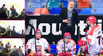 Hradec Králové broke the Tigers' hockey sticks, they are angry: shame, should we issue a bill?
