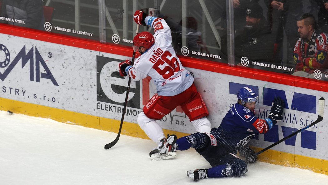 Třinecký střelec Marko Daňo ustál souboj s Václavem Veberem z Kladna