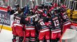 Olomoučtí hokejisté oslavují parádní vítězství v Třinci