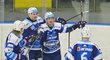 Brněnští hokejisté se radují z gólu, ve kterém měl prsty útočník Kristián Pospíšil (druhý zleva)