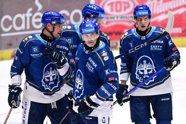Jaromír Jágr na ledě se svými kladenskými Rytíři Jaromír Jágr na ledě se svými kladenskými Rytíři