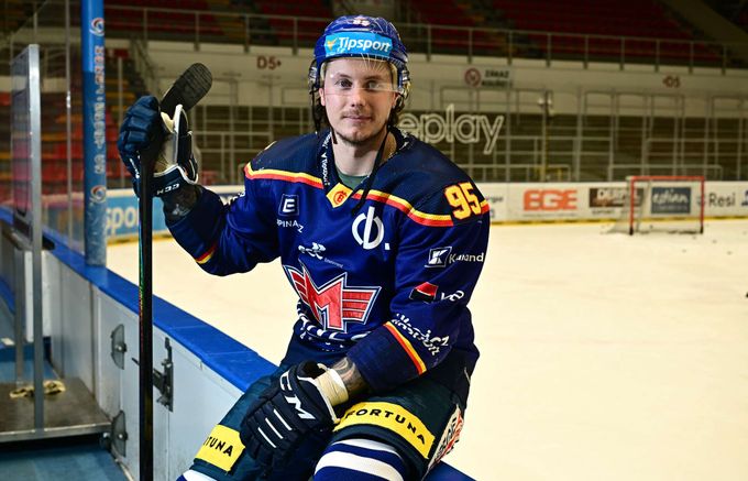 Dánská hvězda Olesen o životě v Česku či Crosbym. Proč v kabině Motoru mluví švédsky? Dánská hvězda Olesen o životě v Česku či Crosbym. Proč v kabině Motoru mluví švédsky?