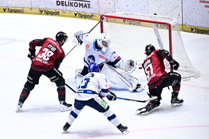 ONLINE: Sparta drtí Kladno 6:2, mistr hraje ve Varech. Vítkovice - Pardubice 2:1 ONLINE: Sparta drtí Kladno 6:2, mistr hraje ve Varech. Vítkovice - Pardubice 2:1