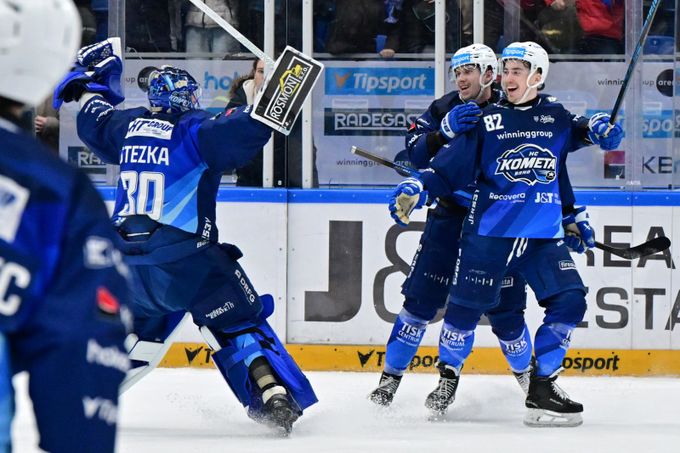 Král se ostříhal a dal první gól od návratu. Táta udělá kapra na víně s hranolkami, hlásil Král se ostříhal a dal první gól od návratu. Táta udělá kapra na víně s hranolkami, hlásil