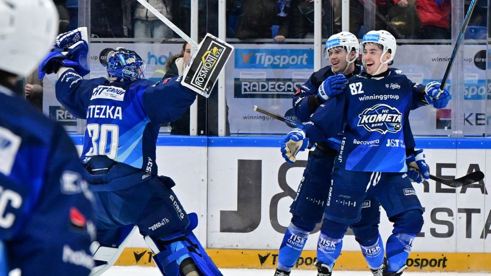 Obránce Komety Filip Král oslavuje svůj první gól od návratu ze zámoří