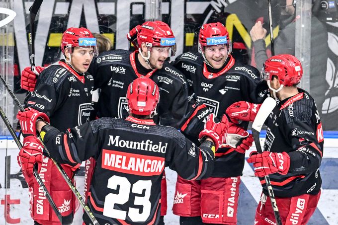 ONLINE: Olomouc - Hradec 1:4. Východočeši hrají o druhé místo, Tamáši zvýšil po oslabení ONLINE: Olomouc - Hradec 1:4. Východočeši hrají o druhé místo, Tamáši zvýšil po oslabení