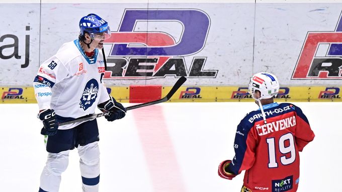 ONLINE: Pardubice - Kladno 2:0. Jágr hraje a je kapitán! Kometa vede v Plzni ONLINE: Pardubice - Kladno 2:0. Jágr hraje a je kapitán! Kometa vede v Plzni