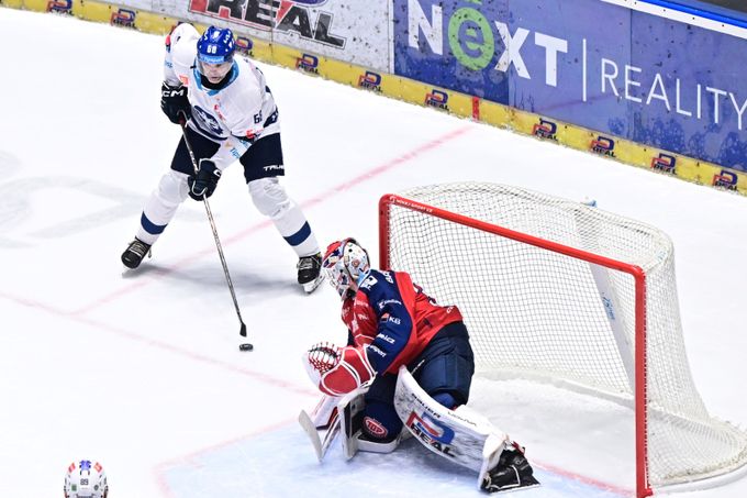 ONLINE: Pardubice - Kladno 4:1. Jágrův první bod v sezoně. Sparta vede 2:1 v Olomouci ONLINE: Pardubice - Kladno 4:1. Jágrův první bod v sezoně. Sparta vede 2:1 v Olomouci