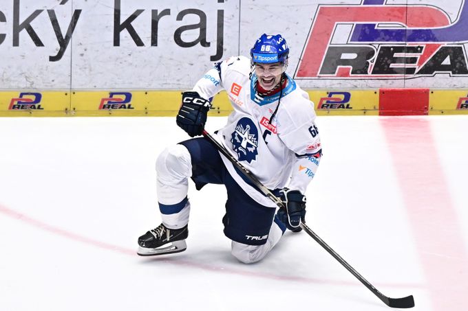 ONLINE: Pardubice hostí Kladno. Jágr hraje a je kapitán! Plzeň - Kometa 0:1 ONLINE: Pardubice hostí Kladno. Jágr hraje a je kapitán! Plzeň - Kometa 0:1