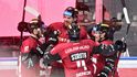 Hokejisté Sparty se radují ze vstřelené branky