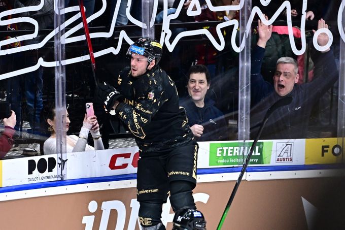 Sparta zvládla další HOLD: 100. gól kapitána. Boleslav se durdila kvůli zlomené hokejce Sparta zvládla další HOLD: 100. gól kapitána. Boleslav se durdila kvůli zlomené hokejce