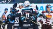 Plzeňští hokejisté se radují z gólu vstřeleného Spartě