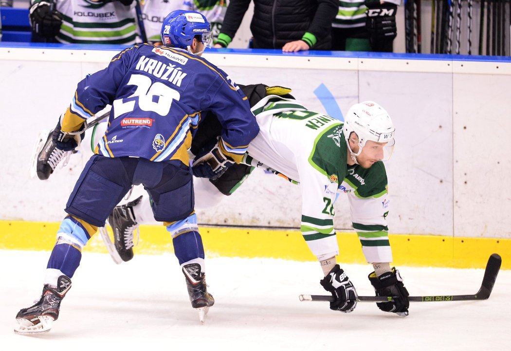 Henri Tuominen (vpravo) pomohl Energii do extraligy a v 26 letech končí! Chce být pilotem