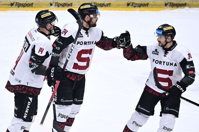 ONLINE: Motor - Sparta 1:1, Pardubice hostí derby s Hradcem. Kometa proti Litvínovu ONLINE: Motor - Sparta 1:1, Pardubice hostí derby s Hradcem. Kometa proti Litvínovu