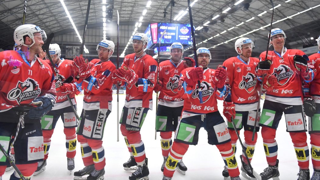 Pardubičtí hokejisté se mohou radovat! Po vysoké výhře 5:0 v Kladně zůstávají v baráží stoprocentní