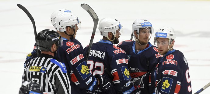 Spolupráce Vondrky s Červenkou znovu zafungovala hned v první třetině na ledě Vítkovic.